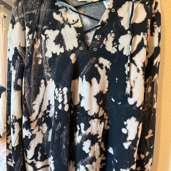 Gilded Intent Black and White Graphic Hoodie - Picture 6 of 6